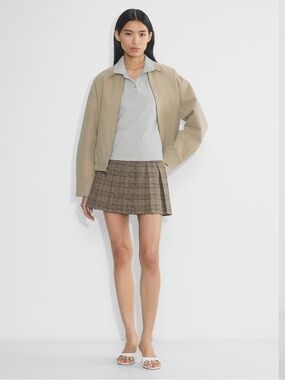 Aritzia Sunday Best Olive Skirt/ size 00/ NWT